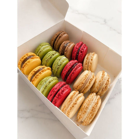 ATELIER MACARONS Samedi 18 juillet 15h -17h Atelier atilierdesgateaux.com 