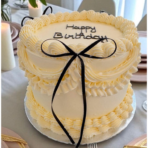 LE GATEAU FROUFROU texte personnalisable atilierdesgateaux.com 