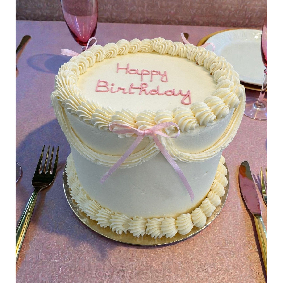 LE GATEAU VINTAGE ROSE texte personnalisable atilierdesgateaux.com 