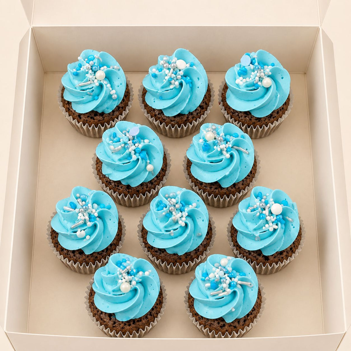 MINI CUPCAKES CHOCOLAT CREME VANILLE BLEU Mini cupcakes atilierdesgateaux.com 