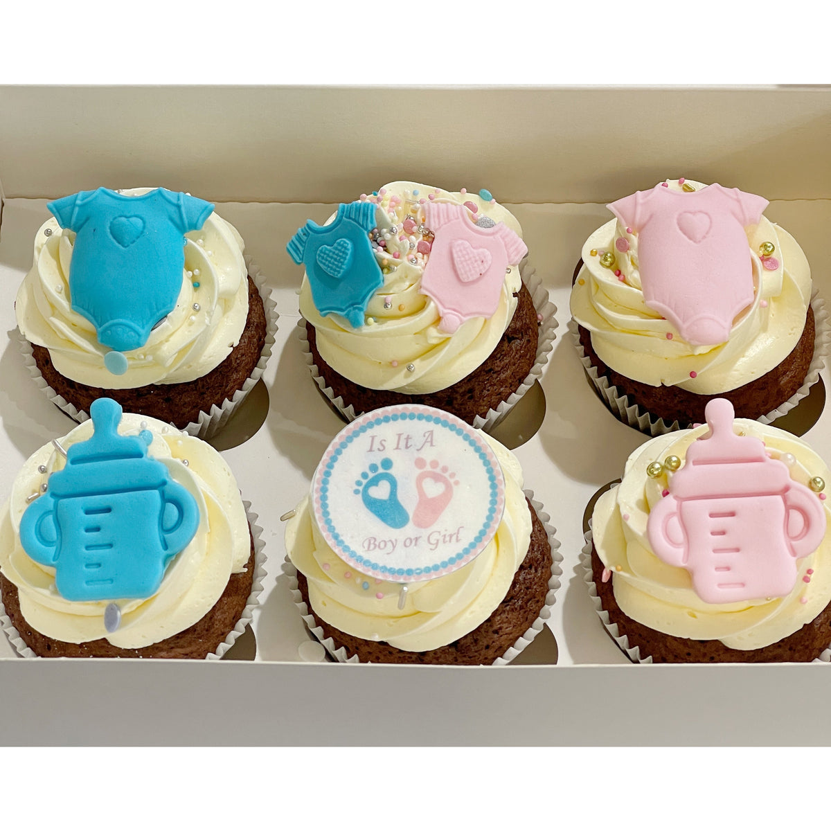 BOX CUPCAKES BABY SHOWER FILLE OU GARÇON cupcake atilierdesgateaux.com 