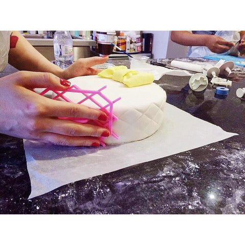 ATELIER CAKE DESIGN Samedi 17 décembre 11h - 13h30 Atelier atilierdesgateaux.com 
